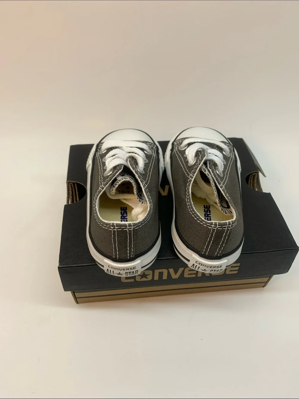 Converse Kids' Classic Baby Low-Top Canvas Sneakers in Gray Size 5